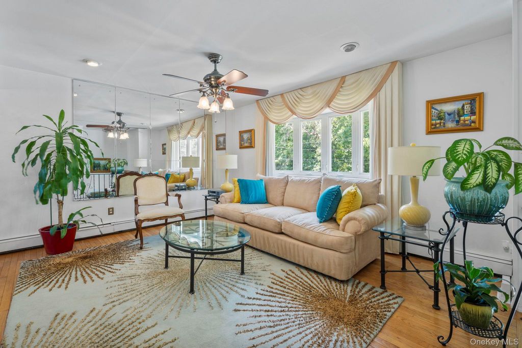 18 Brooklyn Avenue, Roosevelt, NY 11575 — photo 4