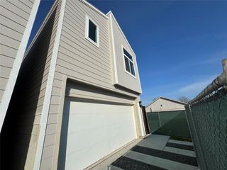 3227 Dennis Street, Houston, TX 77004