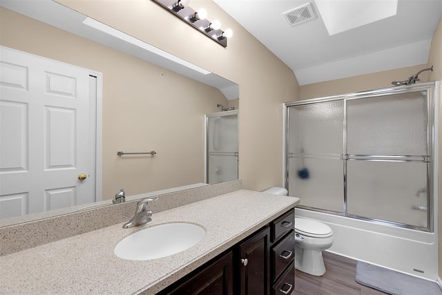 16992 Farmington Road 104, Livonia, MI 48154