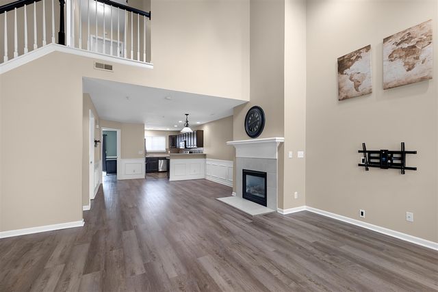 16992 Farmington Road 104, Livonia, MI 48154