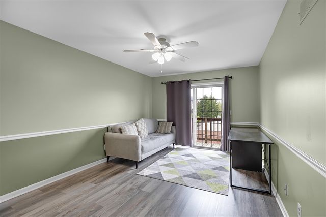 16992 Farmington Road 104, Livonia, MI 48154