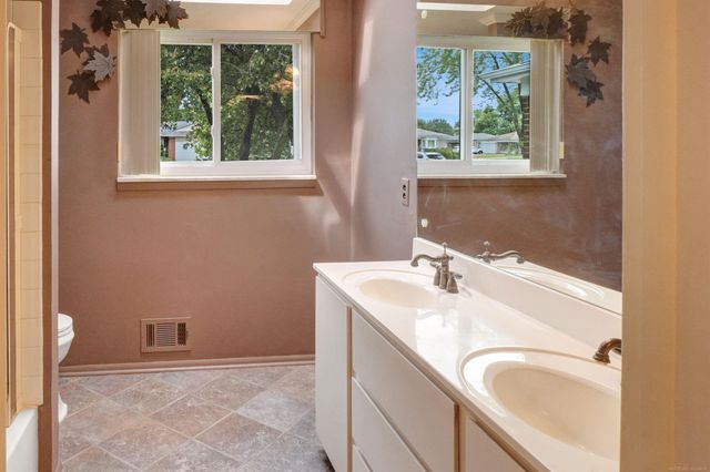 33726 Dyar Court, Sterling Heights, MI 48310