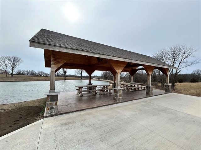 48 SW 160th Road, Warrensburg, MO 64093