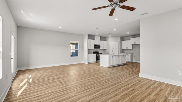 112 Albatross St, Cantonment, FL 32533