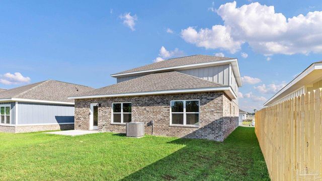 112 Albatross St, Cantonment, FL 32533