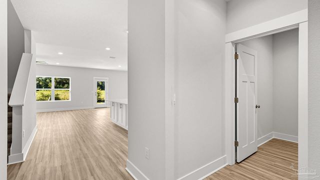 112 Albatross St, Cantonment, FL 32533