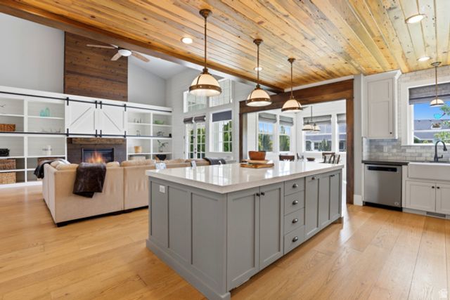 1229 W PEACOCK MIDGE DR, Bluffdale, UT 84065