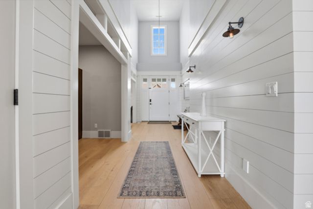 1229 W PEACOCK MIDGE DR, Bluffdale, UT 84065