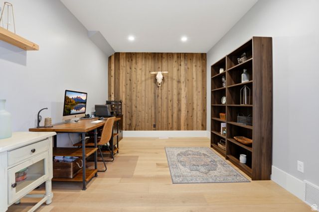 1229 W PEACOCK MIDGE DR, Bluffdale, UT 84065