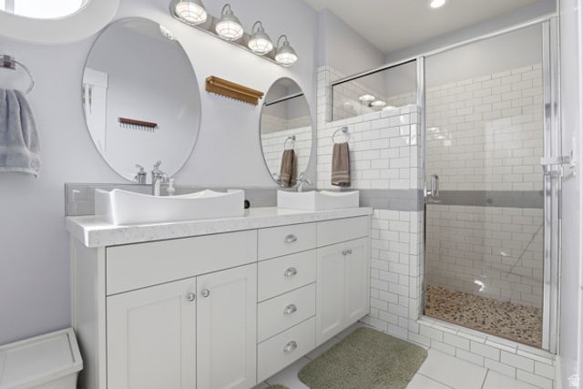 1229 W PEACOCK MIDGE DR, Bluffdale, UT 84065