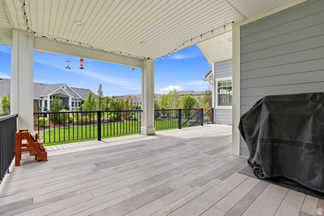 1229 W PEACOCK MIDGE DR, Bluffdale, UT 84065