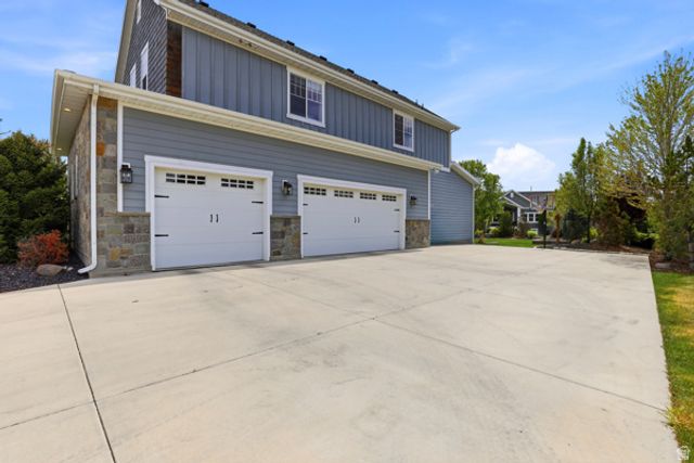 1229 W PEACOCK MIDGE DR, Bluffdale, UT 84065