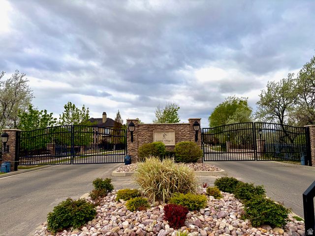 1229 W PEACOCK MIDGE DR, Bluffdale, UT 84065