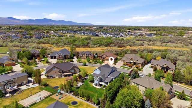 1229 W PEACOCK MIDGE DR, Bluffdale, UT 84065