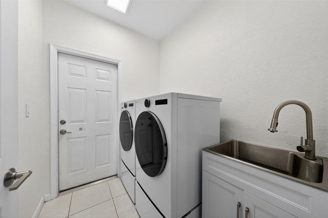 6897 NW 107th Terrace, Parkland, FL 33076