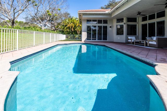 6897 NW 107th Terrace, Parkland, FL 33076