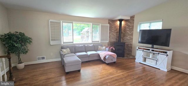 919 PLAYFORD LN, Silver Spring, MD 20901