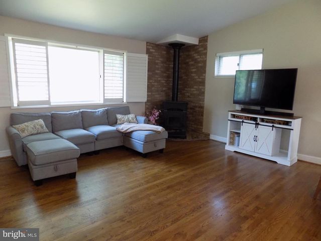 919 PLAYFORD LN, Silver Spring, MD 20901