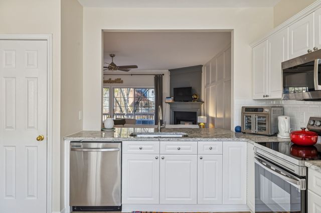 7252 Highway 70 S Apt 706, Nashville, TN 37221