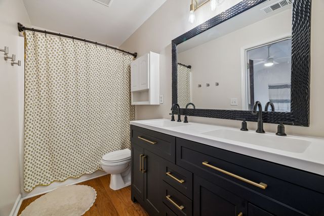 7252 Highway 70 S Apt 706, Nashville, TN 37221