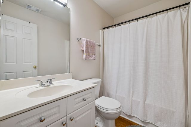 7252 Highway 70 S Apt 706, Nashville, TN 37221