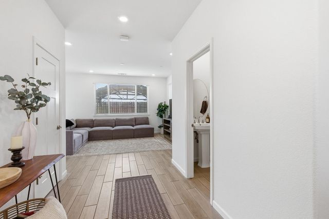 3871 Ivan Way, Rancho Cordova, CA 95742