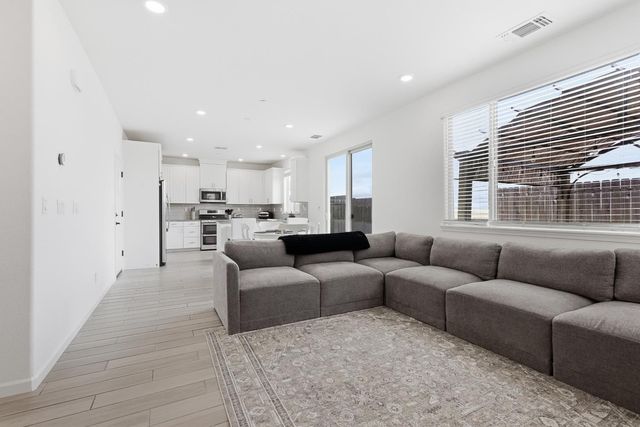 3871 Ivan Way, Rancho Cordova, CA 95742