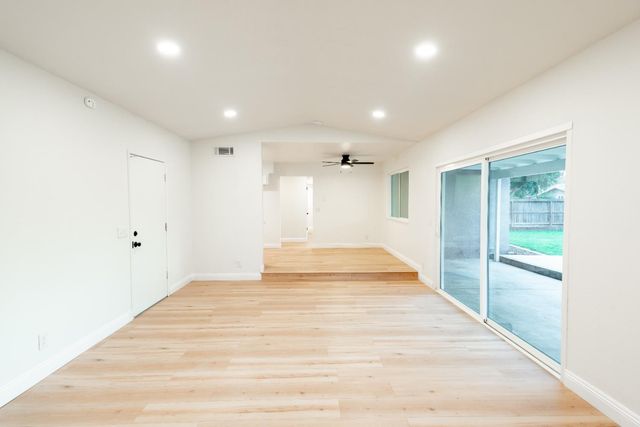 2612 Renn Avenue, Clovis, CA 93611