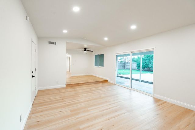 2612 Renn Avenue, Clovis, CA 93611