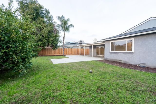 2612 Renn Avenue, Clovis, CA 93611