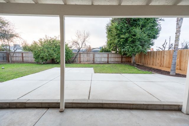 2612 Renn Avenue, Clovis, CA 93611