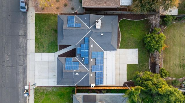 2612 Renn Avenue, Clovis, CA 93611