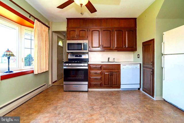 2824 NATURE RD, Philadelphia, PA 19154