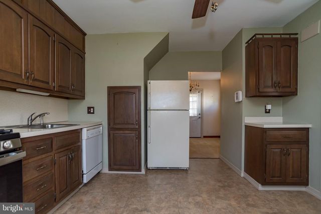 2824 NATURE RD, Philadelphia, PA 19154