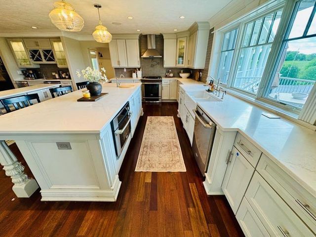 W5548 Sunset Hills Lane, Monroe, WI 53566