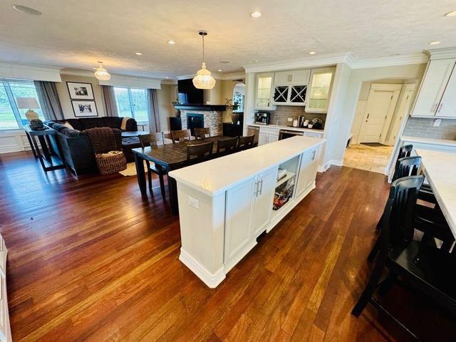 W5548 Sunset Hills Lane, Monroe, WI 53566