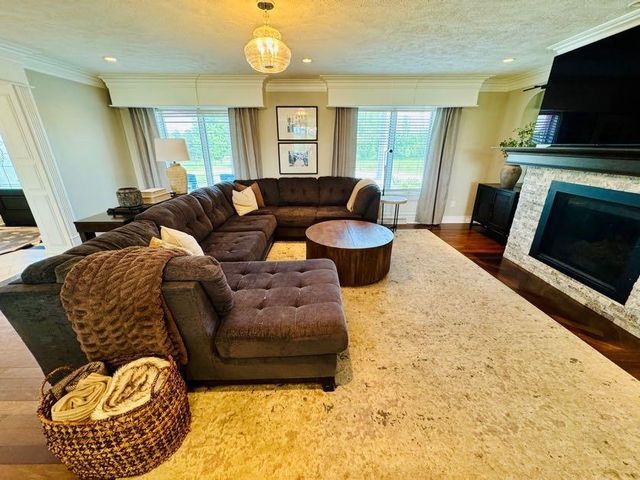 W5548 Sunset Hills Lane, Monroe, WI 53566