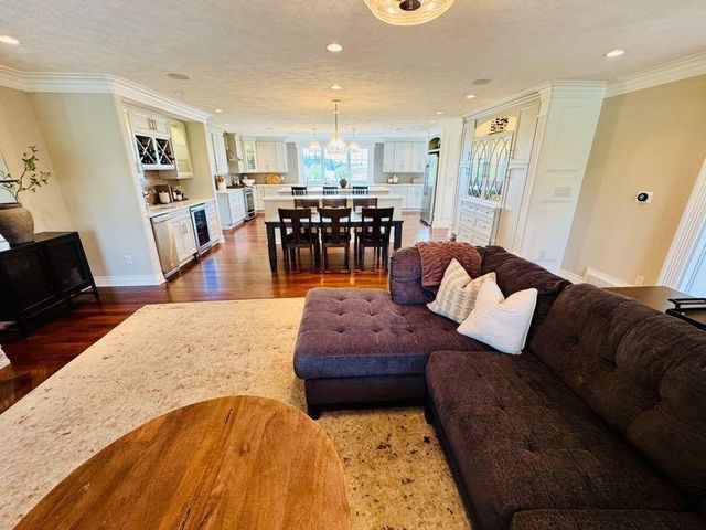 W5548 Sunset Hills Lane, Monroe, WI 53566