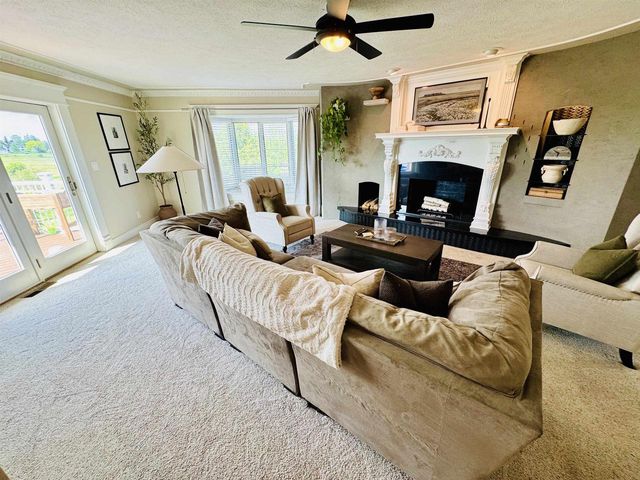 W5548 Sunset Hills Lane, Monroe, WI 53566