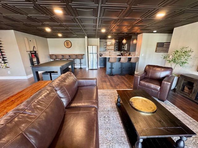 W5548 Sunset Hills Lane, Monroe, WI 53566