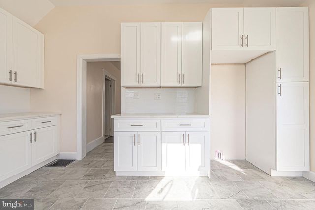 1429 W OAK RD, Vineland, NJ 08360