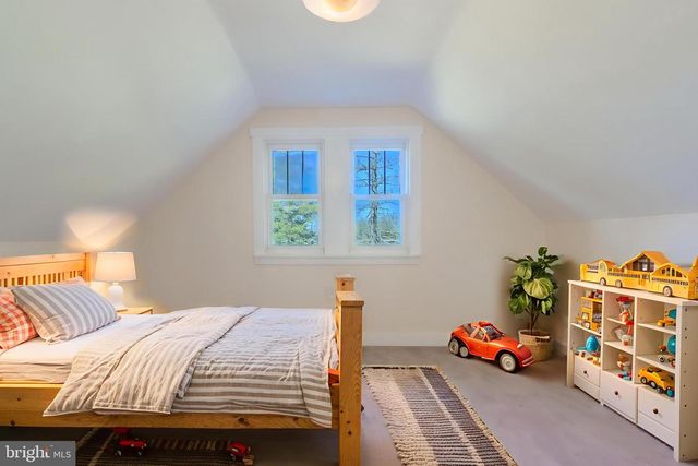 1429 W OAK RD, Vineland, NJ 08360