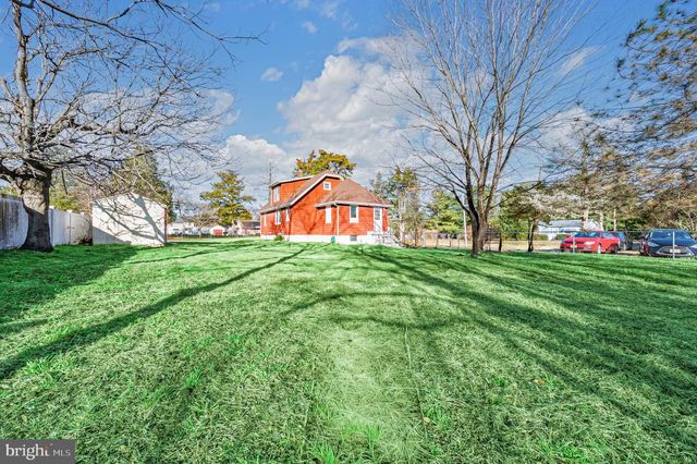 1429 W OAK RD, Vineland, NJ 08360