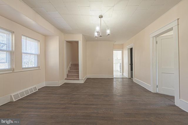 1429 W OAK RD, Vineland, NJ 08360