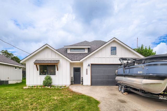 3484 Lakeview Dr, Canyon Lake, TX 78133