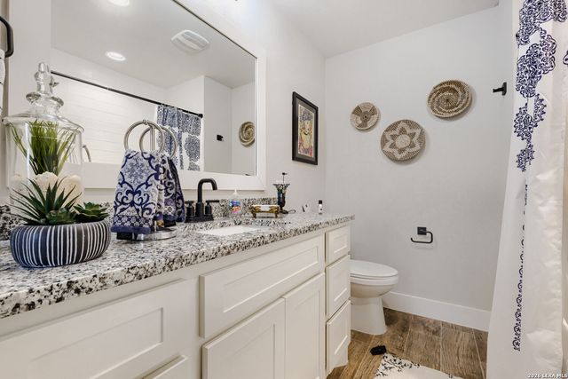 3484 Lakeview Dr, Canyon Lake, TX 78133