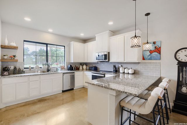 3484 Lakeview Dr, Canyon Lake, TX 78133