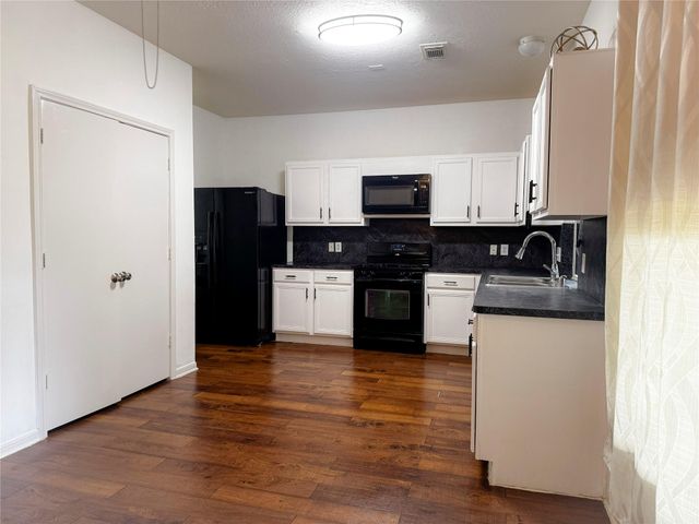 3706 Elmwood Dale Drive, Fresno, TX 77545