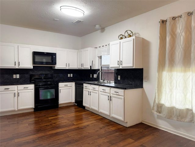 3706 Elmwood Dale Drive, Fresno, TX 77545