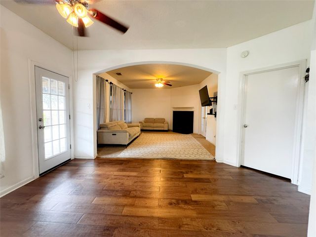 3706 Elmwood Dale Drive, Fresno, TX 77545